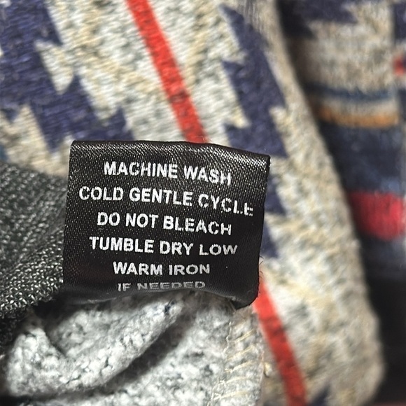 BKC Men’s Geometric Aztec Hoodie Size M 100% Polyester - Picture 7 of 7